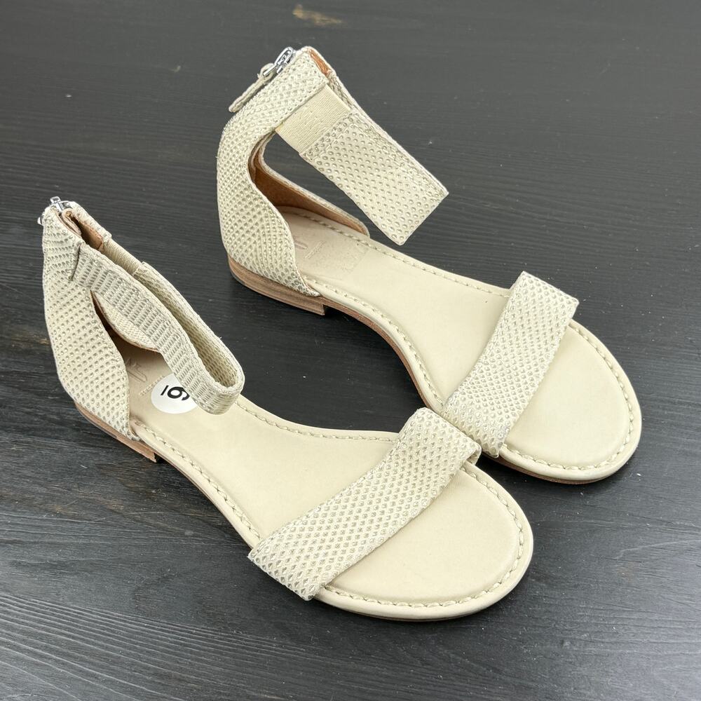 Frye Ankle Strap Sandals Shoes Flats 6 Ivory Grey Silver Zip Leather